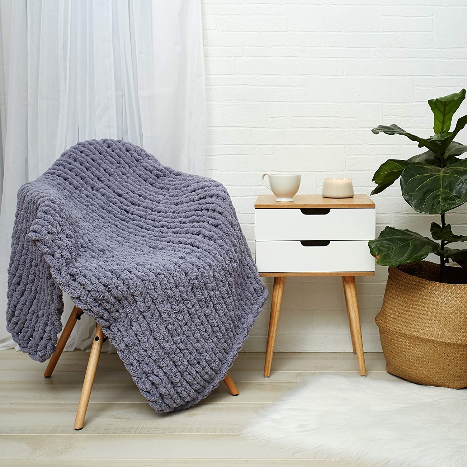Chunky knitted woollen throw / blanket